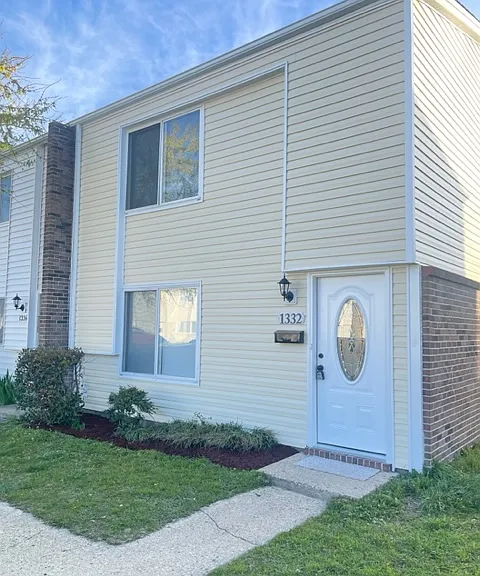 1332 Green Cedar Ln — Photo 1