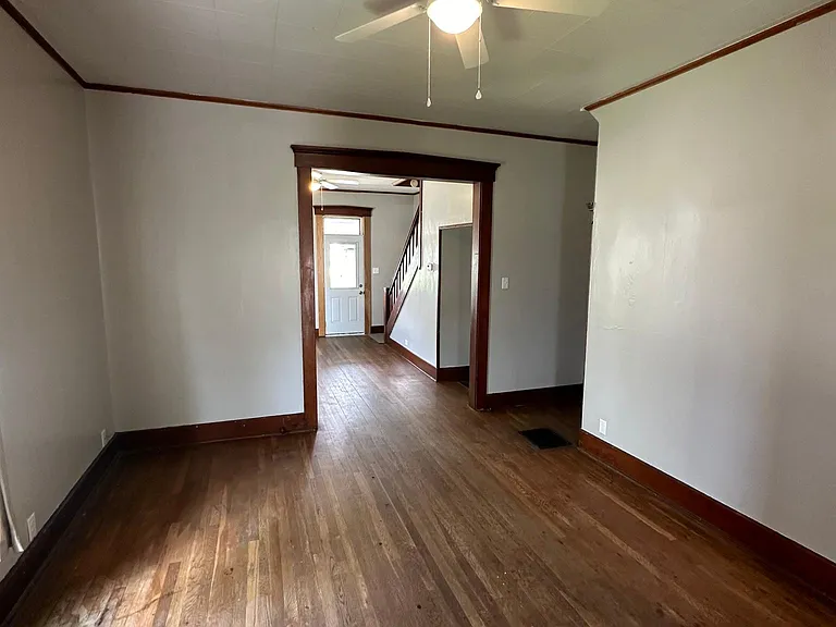 407-409 S Mulberry St #409 — Photo 3