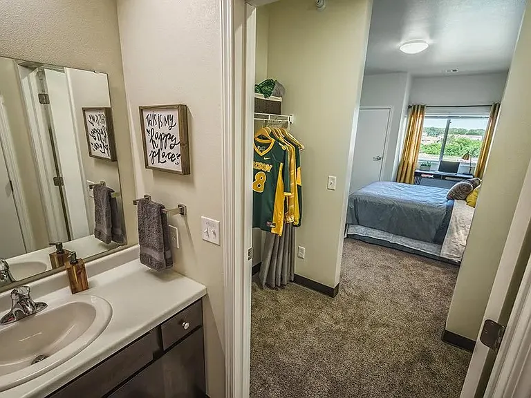 U32 Apartments — Photo 35