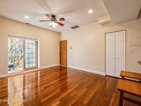 3rd image of 3520 N Hamlin Ave Unit 3
