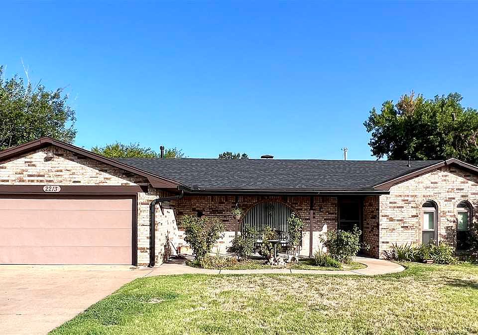 1st image of 2213 Canary Dr