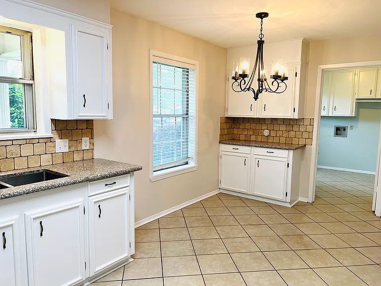403 Sheffield Dr — Photo 10