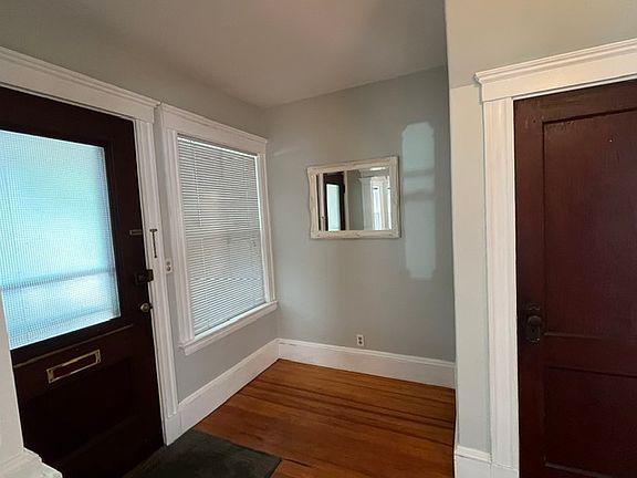 4th image of 32 Hamilton Rd #1
