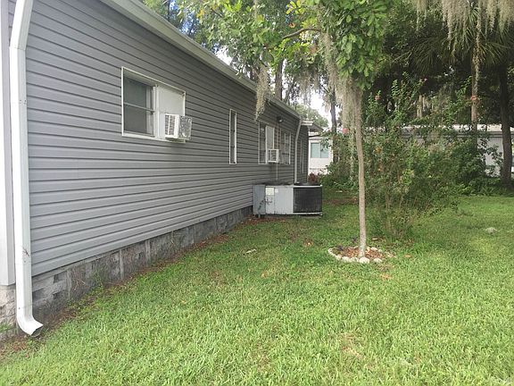 nice side yard