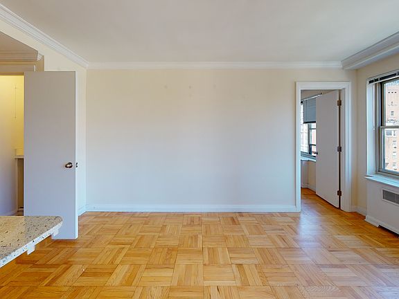 4th image of 30 Park Ave APT 17K