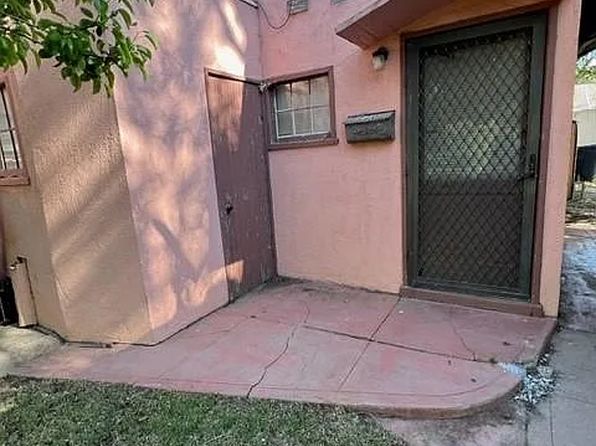 220 W D St #220