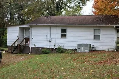 1401 E Lakeview Dr — Photo 3