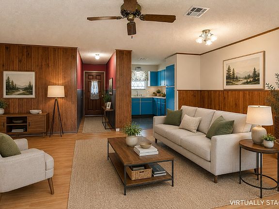 3rd image of 204 N Texas St