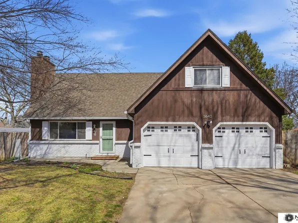 3640 Wildbriar Ln, Lincoln, NE 68516