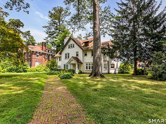 3rd image of 856 Prospect Avenue