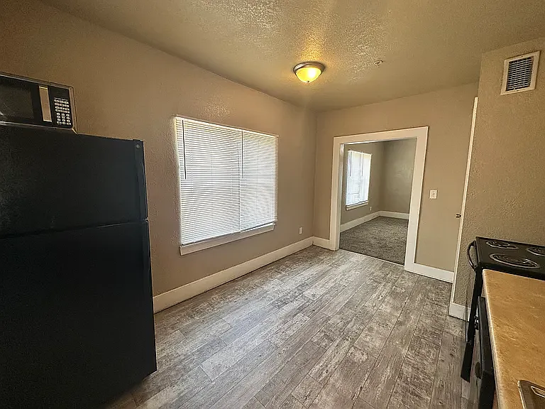 719 Asp Ave #3 — Photo 9