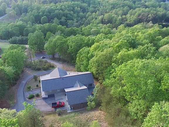 4th image of 145 Hidden Falls Dr