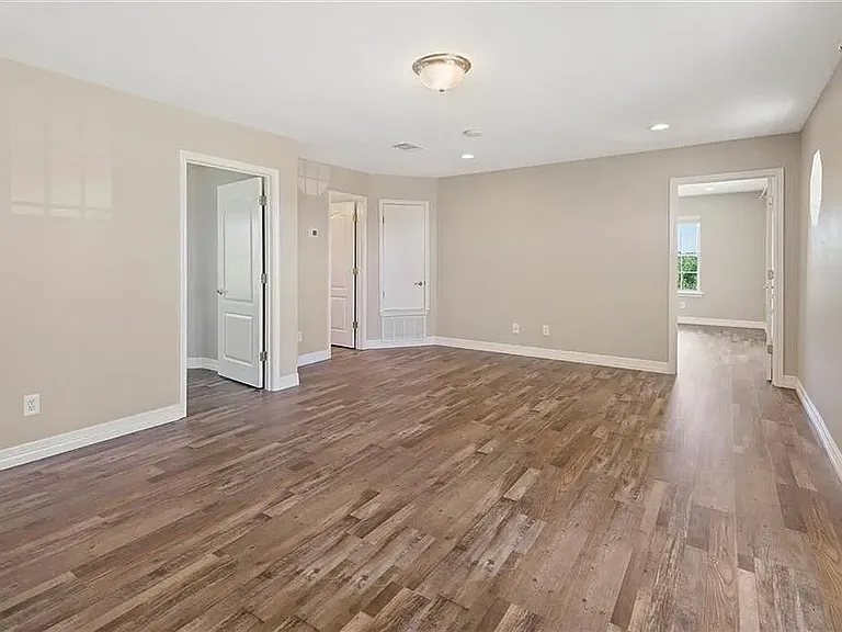 8508 Grandview Dr — Photo 11