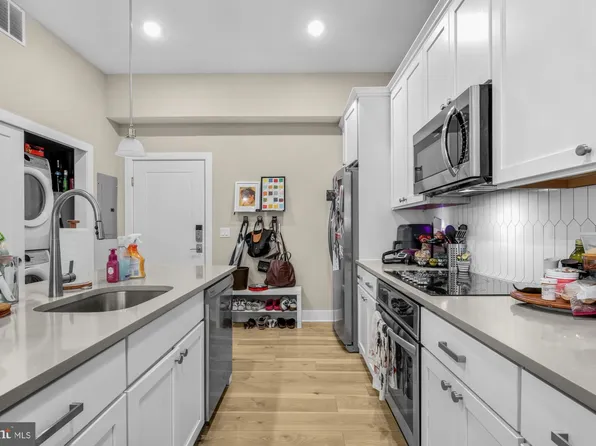 2621 Jefferson St #1R, Philadelphia, PA 19121