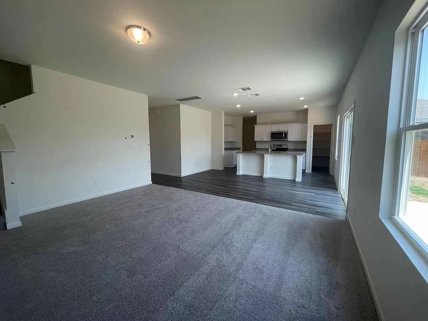 4 Bedroom 2.5 Bath House For Lease in Fort Worth — Photo 2