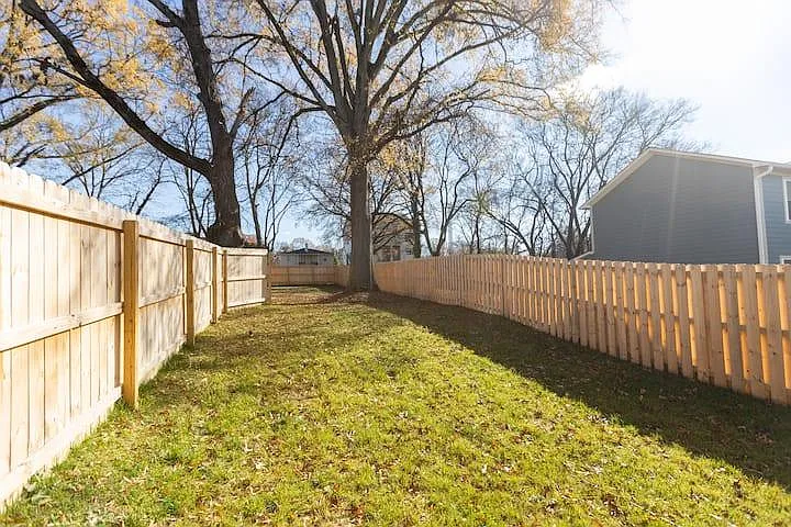1122 N Alexander St — Photo 90