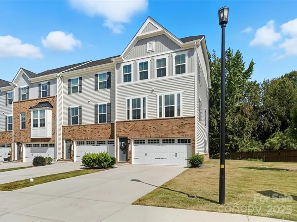 2637 Grantham Place Dr, Fort Mill, SC 29715