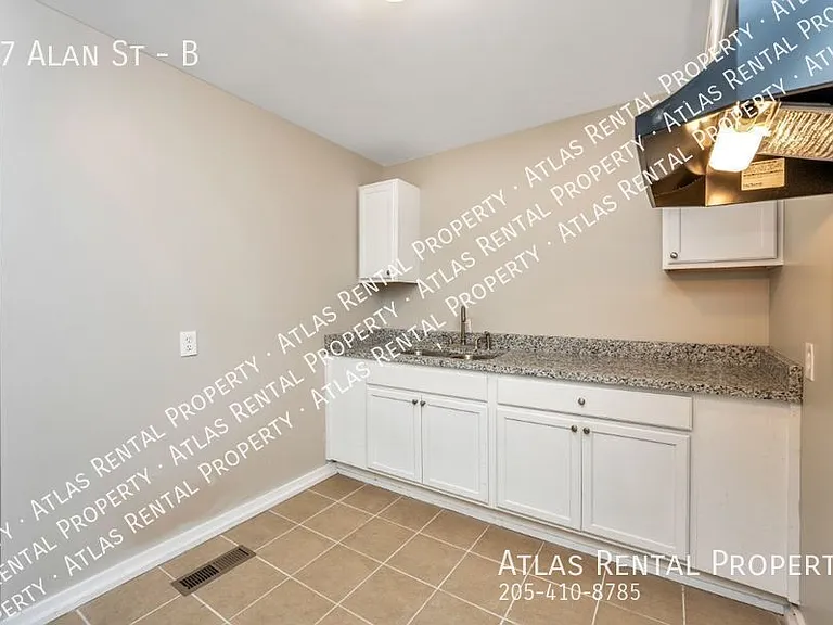 77 Alan St #B — Photo 16