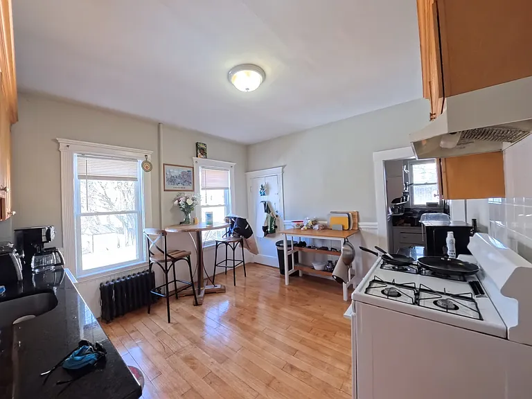 19 Arden St #2 — Photo 2