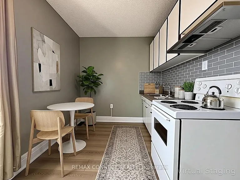 847 Pape Ave #UPPER — Photo 10