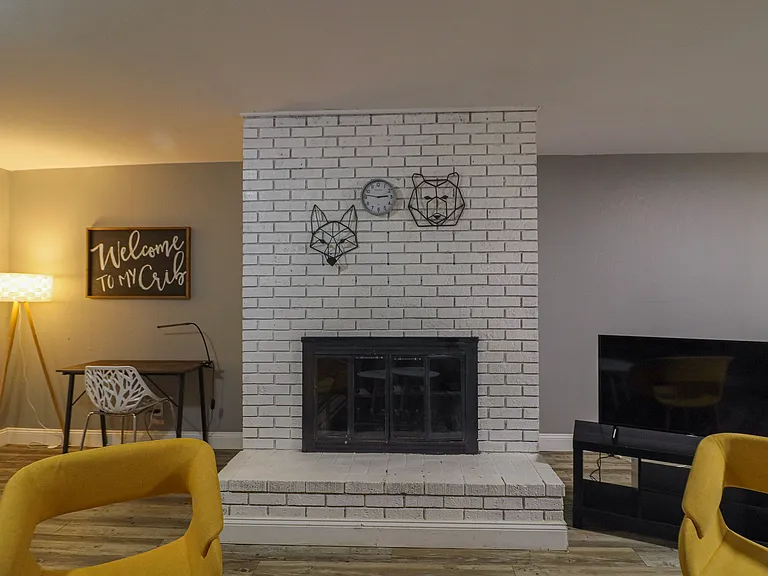 205 W Nettleton Ave #C — Photo 2