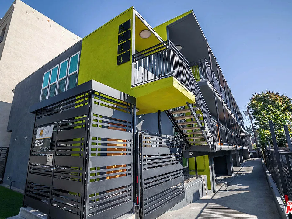 6244 De Longpre Ave #6