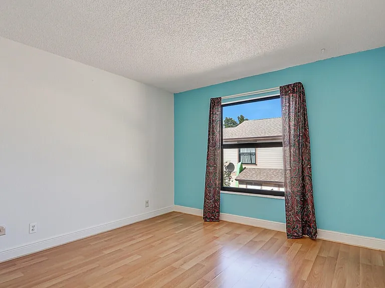 113 Sherwood Cir #25B — Photo 23