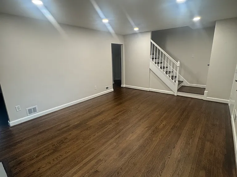 5603 Newton St — Photo 8