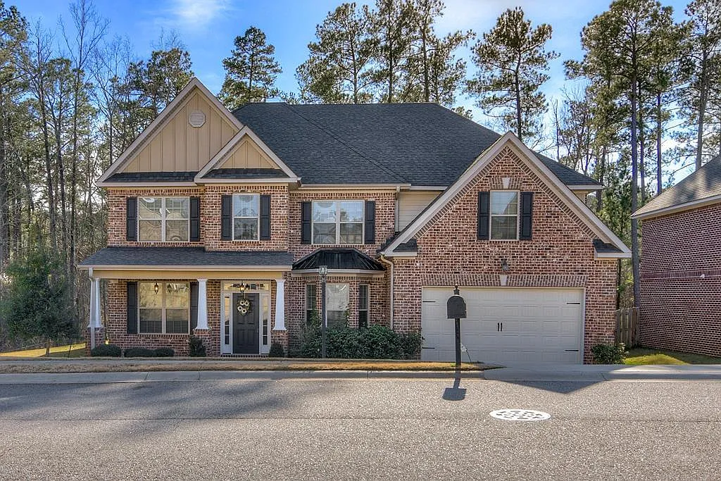 4 bed, 4382 sqft, $2,800 — Photo 1