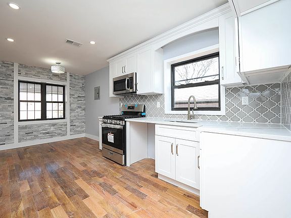 4th image of 1716 Bussing Ave #A