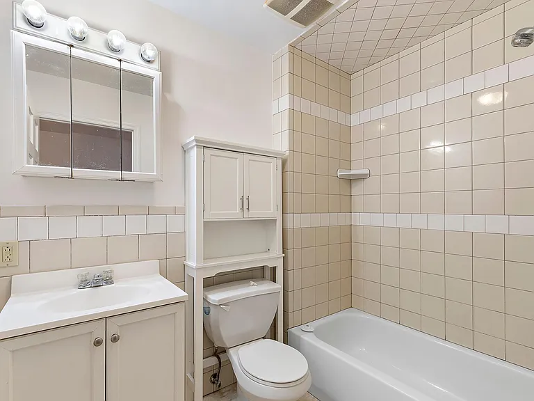 1032 Washington St #5 — Photo 12