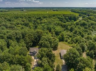 615 Pine Hills Ln, Benton Harbor, MI 49022