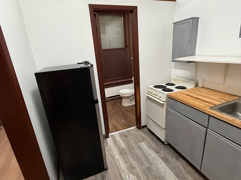 130 Main St #4 — Photo 5