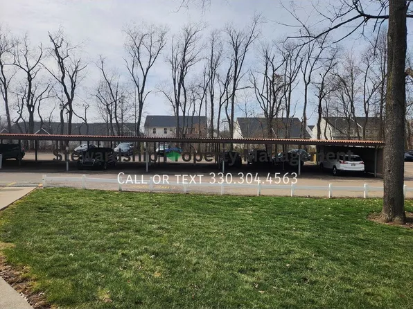 Village Woods Apartments, 7253 Hills And Dales Rd NW APT 9, Massillon, OH 44646