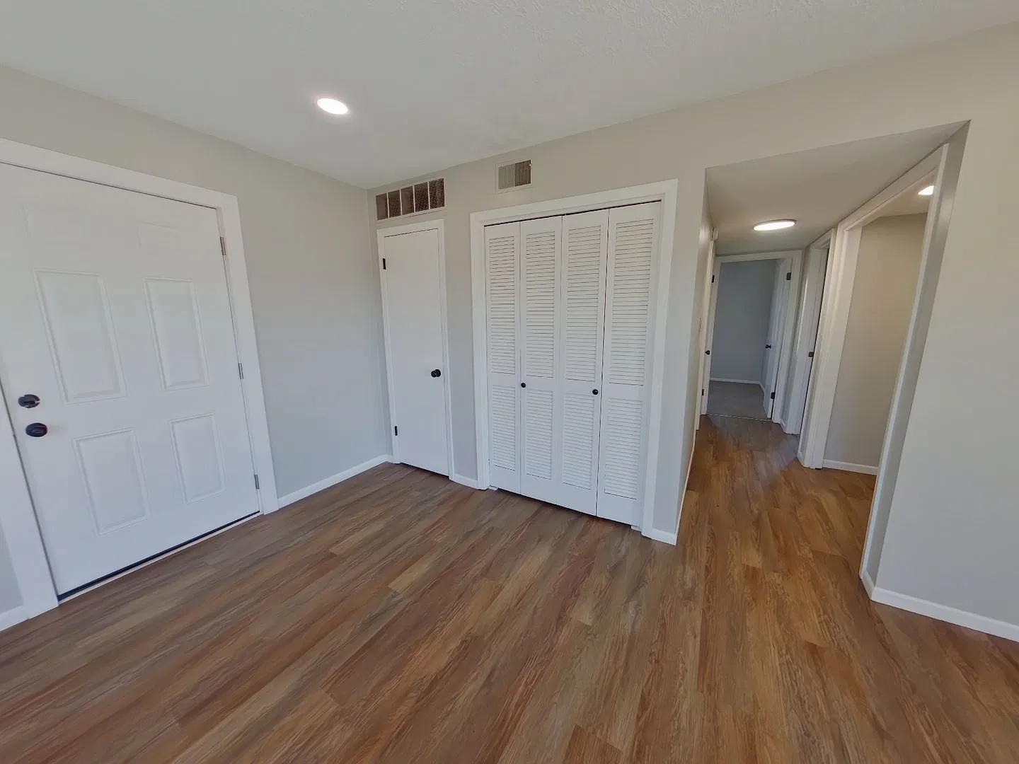 254 N Acadia St #4 — Photo 3