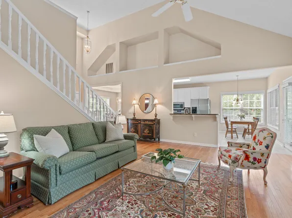 103 Trumbell Cir, Morrisville, NC 27560