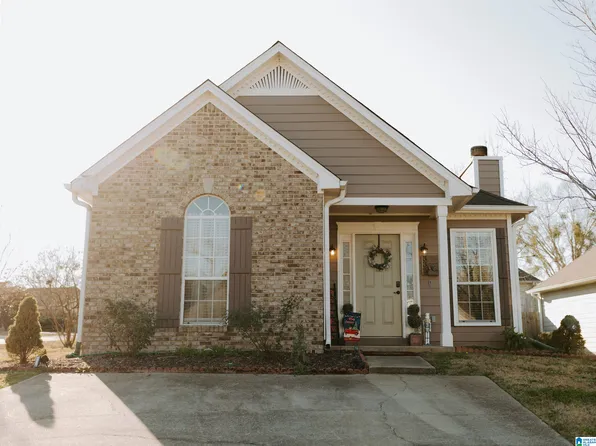 335 Camden Cove Cir, Calera, AL 35040