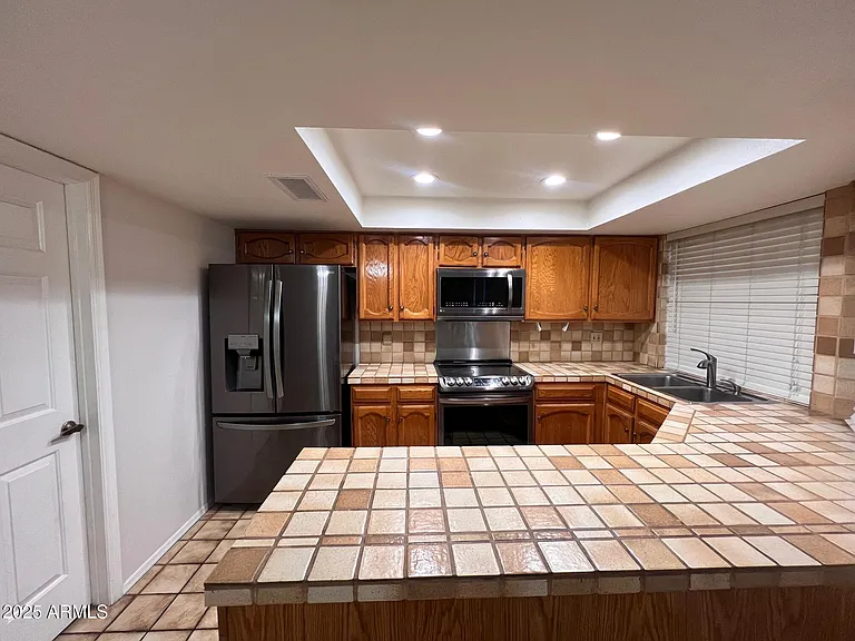16640 N 29th Dr — Photo 12