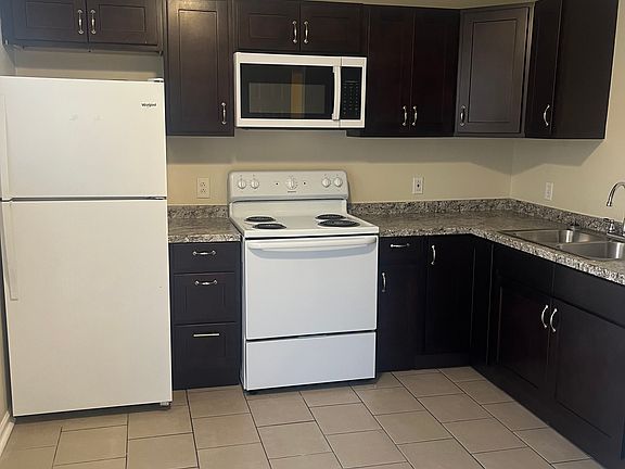 5th image of 423 Revels Dr