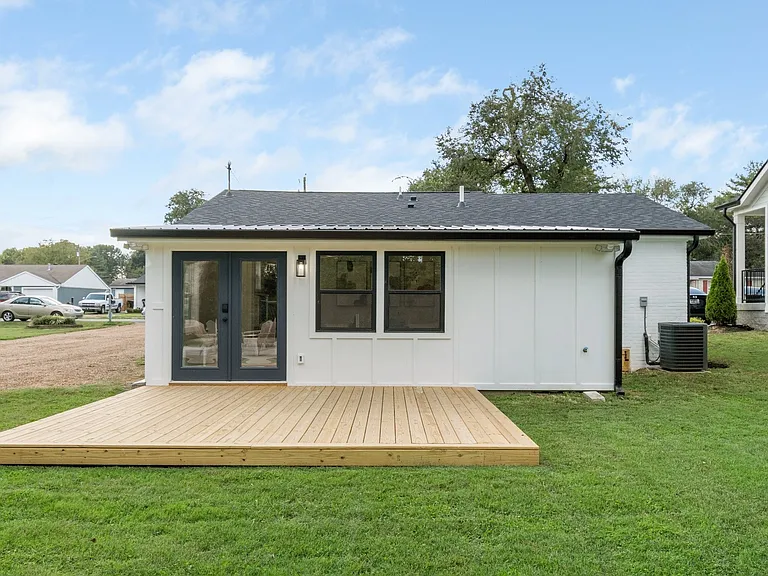1305 Chickering Dr — Photo 4