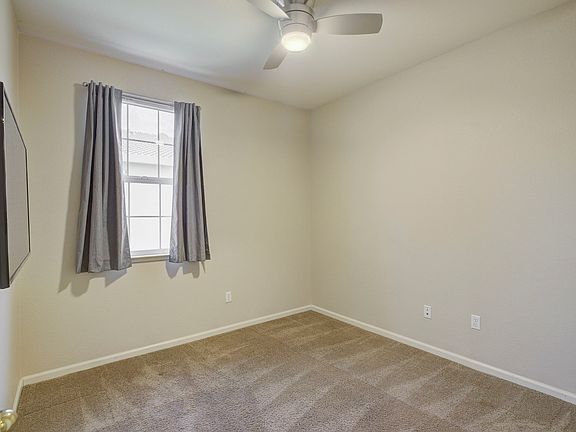 3rd image of 2050 Sierra View Cir #2-1