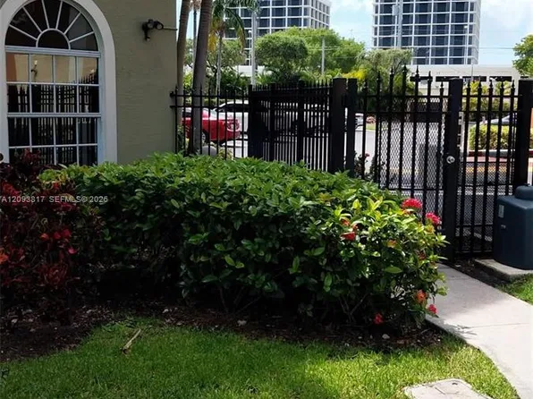 1640 Presidential Way APT 103, West Palm Beach, FL 33401