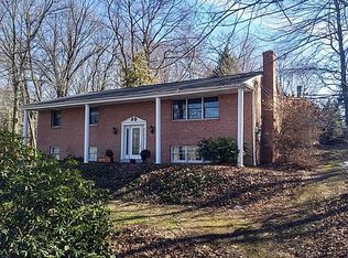 3829 Hilltop Dr, Gibsonia, PA 15044