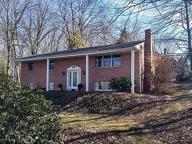 3829 Hilltop Dr photo 1