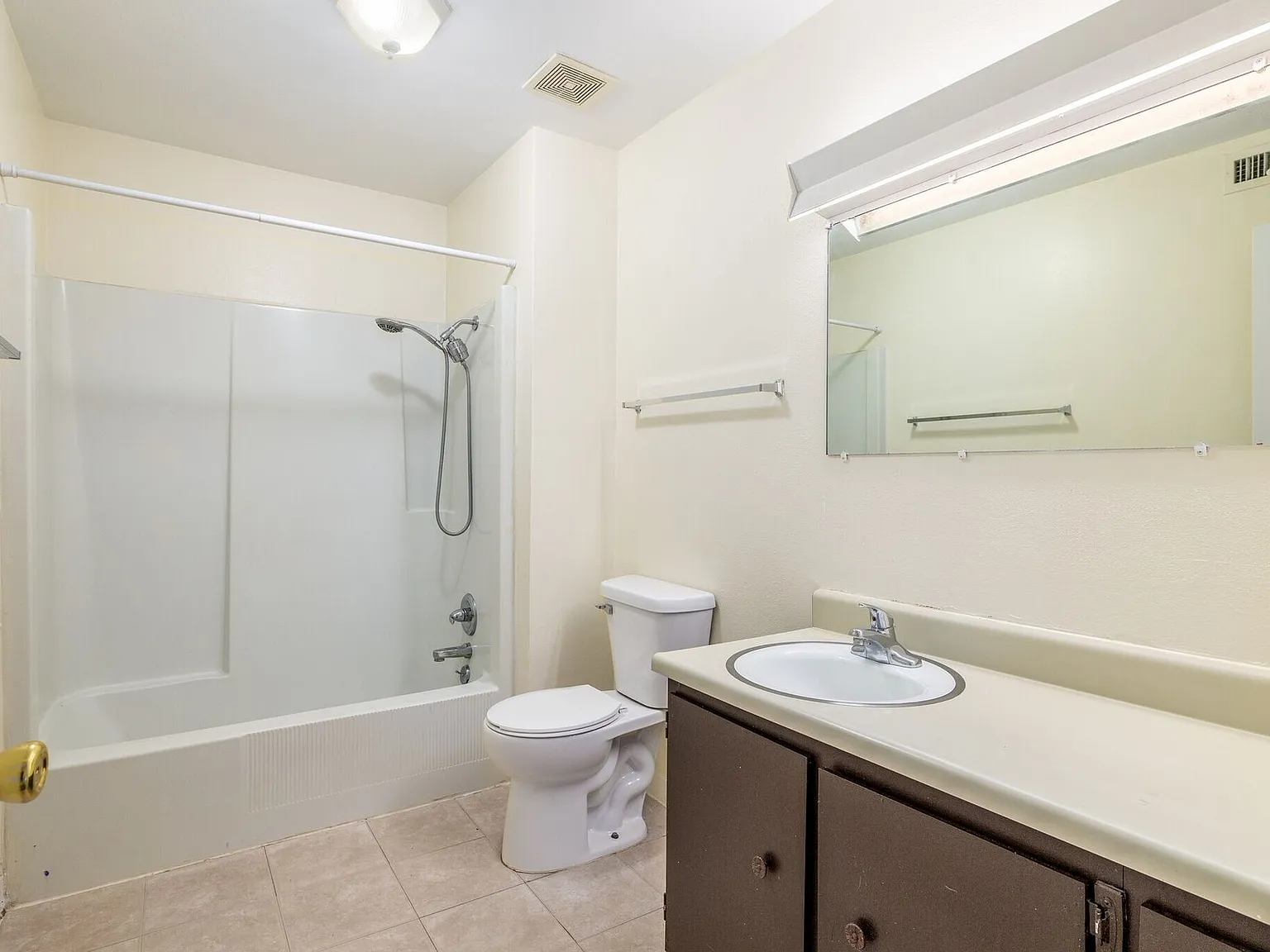 717 Fairmont Dr — Photo 4