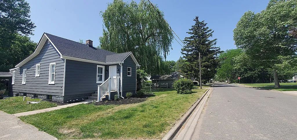 210 E Williams St photo 1