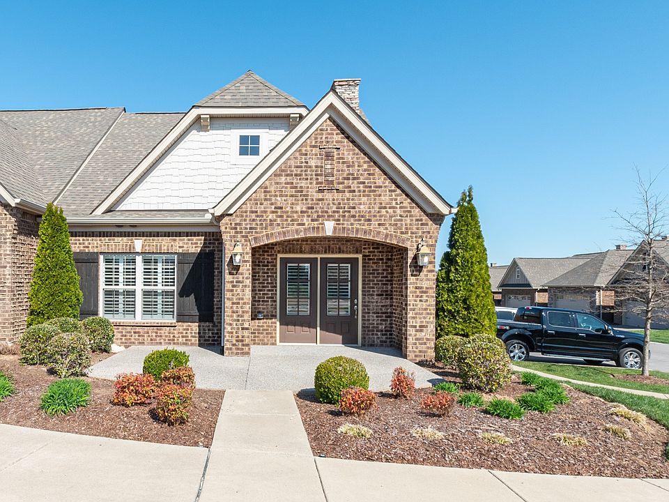 1st image of 276 Bellingdon Dr