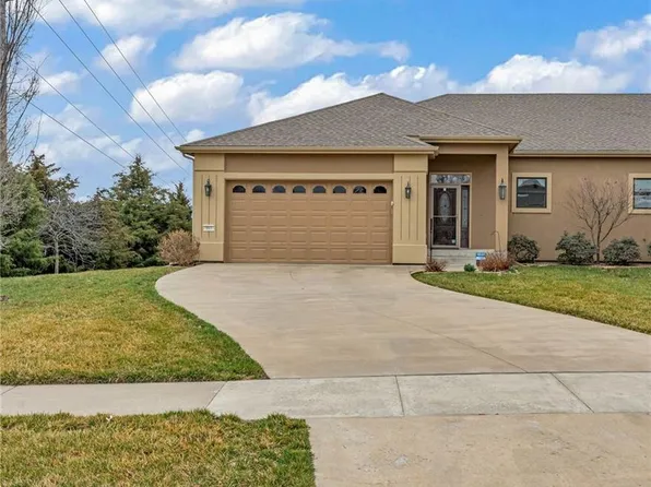 993 Coving Dr, Lawrence, KS 66049