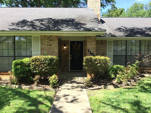 3rd image of 1201 Williamsburg Dr