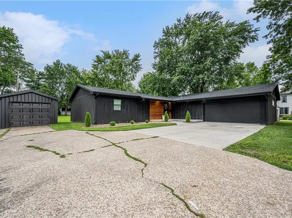 810 S Walnut St, Cameron, MO 64429